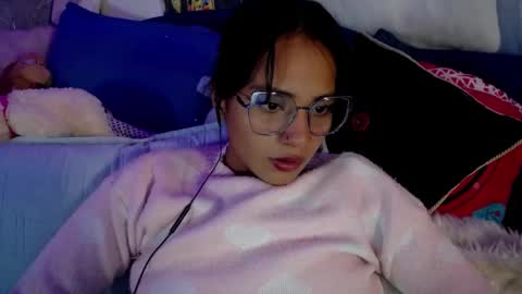 Maritza Ferrer -Samara Beltran online show from 11/18/25, 04:50
