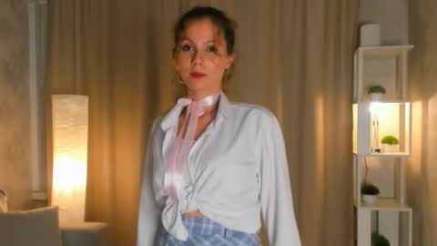 Snapshot of maritzastitt chatting on 10/12/25, 06:07 Molly online show from 10/12/25, 06:07