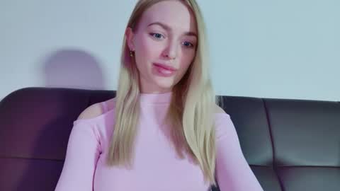 Snapshot of mariwell chatting on 05/31/26, 07:37 mariwell online show from 05/31/26, 07:37