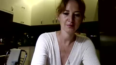 Snapshot of marizafouset chatting on 06/11/26, 08:29 MarizaFouset online show from 06/11/26, 08:29