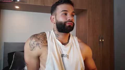 Snapshot of mark_hazze chatting on 09/15/25, 07:58 Mark online show from 09/15/25, 07:58