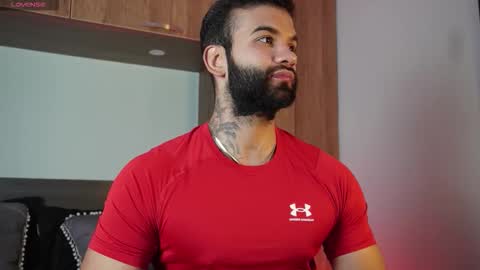 Snapshot of mark_hazze chatting on 10/17/25, 05:37 Mark online show from 10/17/25, 05:37