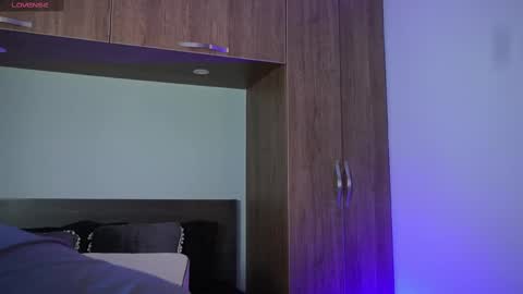 Snapshot of mark_hazze chatting on 10/21/25, 10:10 Mark online show from 10/21/25, 10:10