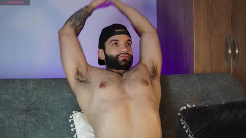 Snapshot of mark_hazze chatting on 10/28/25, 09:50 Mark online show from 10/28/25, 09:50