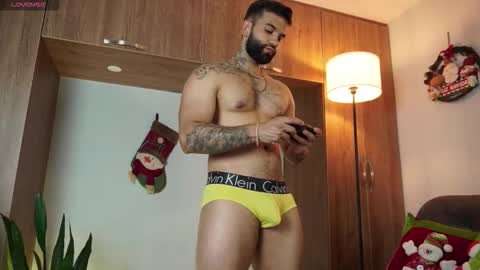 Snapshot of mark_hazze chatting on 12/02/25, 11:11 Mark online show from 12/02/25, 11:11