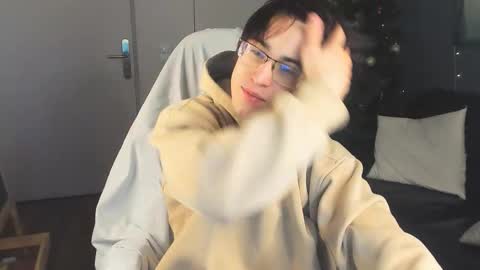 Snapshot of mark_piers chatting on 12/05/25, 06:00 mark online show from 12/05/25, 06:00