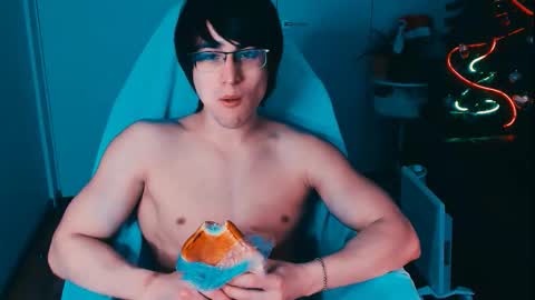 Snapshot of mark_piers chatting on 12/16/25, 05:45 mark online show from 12/16/25, 05:45