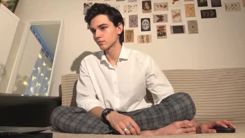 Mark online show from 11/17/25, 12:44