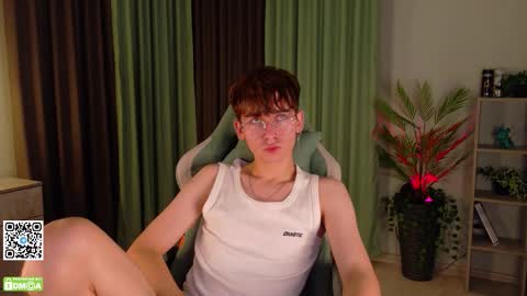 Snapshot of mark_safr chatting on 10/11/25, 10:30 Mark online show from 10/11/25, 10:30