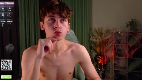 Snapshot of mark_safr chatting on 11/01/25, 01:35 Mark online show from 11/01/25, 01:35