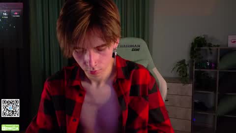 Snapshot of mark_safr chatting on 11/10/25, 03:05 Mark online show from 11/10/25, 03:05