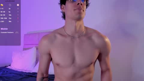 Snapshot of mark_thonson chatting on 11/04/25, 06:51 troy online show from 11/04/25, 06:51