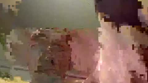 Snapshot of markhung1999 chatting on 02/17/25, 01:32 markhung1999 online show from 02/17/25, 01:32