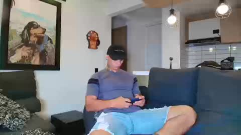 Snapshot of marko_toro__ chatting on 09/16/25, 11:39 Sebastian online show from 09/16/25, 11:39