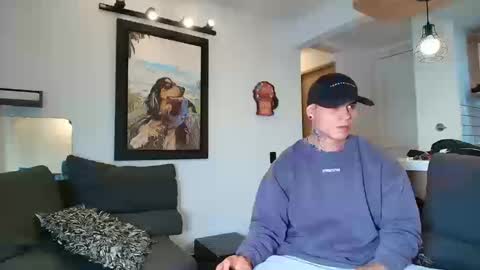 Snapshot of marko_toro__ chatting on 09/17/25, 10:22 Sebastian online show from 09/17/25, 10:22