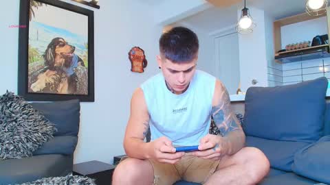 Snapshot of marko_toro__ chatting on 10/22/25, 04:07 Sebastian online show from 10/22/25, 04:07