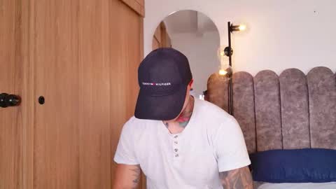 Sebastian online show from 12/16/25, 04:50