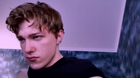 Snapshot of markshot_ chatting on 11/06/25, 05:14 markshot_ online show from 11/06/25, 05:14