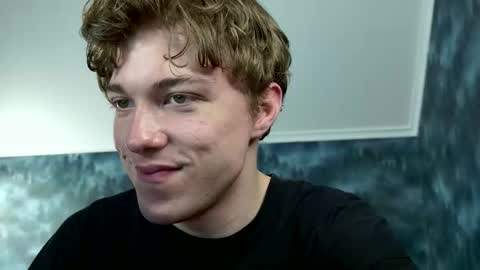 Snapshot of markshot_ chatting on 11/08/25, 04:29 markshot_ online show from 11/08/25, 04:29