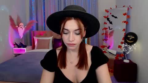 Snapshot of marladewis chatting on 10/25/25, 10:56 MarlaDewis online show from 10/25/25, 10:56