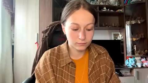 Lena online show from 06/18/26, 08:14