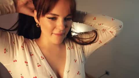 Snapshot of marlenegadley chatting on 10/20/25, 07:47 Kira online show from 10/20/25, 07:47