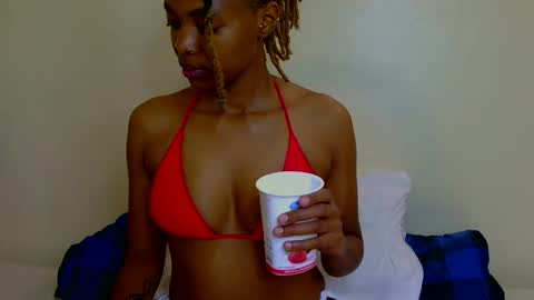 Snapshot of marly_babe chatting on 03/12/26, 03:23 Marly online show from 03/12/26, 03:23