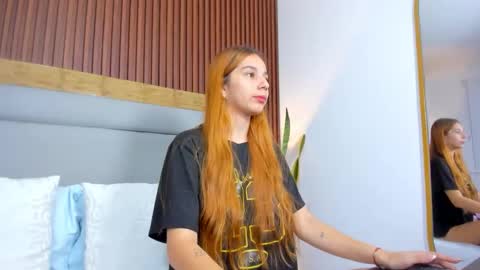 Snapshot of maroly_21 chatting on 11/27/25, 12:07 Maly online show from 11/27/25, 12:07