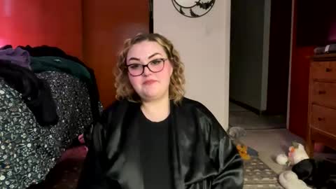 Snapshot of maroon_moon chatting on 02/13/25, 10:11 maroon_moon online show from 02/13/25, 10:11