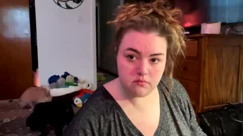 Snapshot of maroon_moon chatting on 02/16/25, 07:49 maroon_moon online show from 02/16/25, 07:49