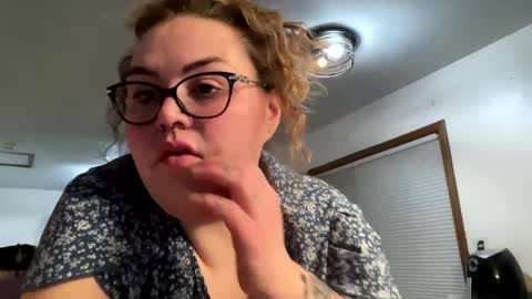 Snapshot of maroon_moon chatting on 03/12/25, 12:31 maroon_moon online show from 03/12/25, 12:31