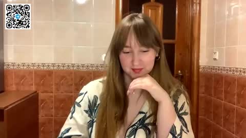 Snapshot of maroonmoon_ chatting on 10/30/25, 08:53 Miriam online show from 10/30/25, 08:53