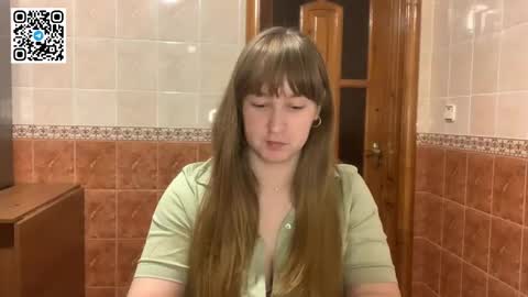 Snapshot of maroonmoon_ chatting on 11/12/25, 08:41 Miriam online show from 11/12/25, 08:41