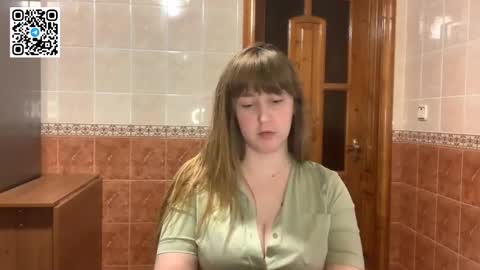 Snapshot of maroonmoon_ chatting on 11/14/25, 08:40 Miriam online show from 11/14/25, 08:40