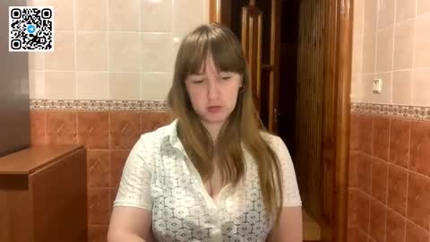 Snapshot of maroonmoon_ chatting on 11/17/25, 08:58 Miriam online show from 11/17/25, 08:58