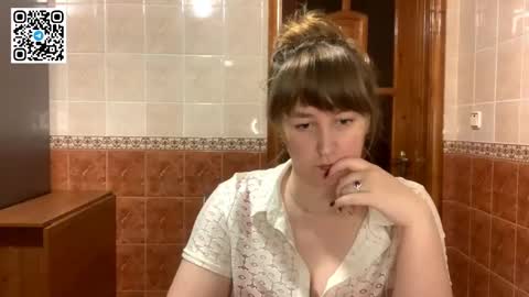 Snapshot of maroonmoon_ chatting on 11/30/25, 08:35 Miriam online show from 11/30/25, 08:35