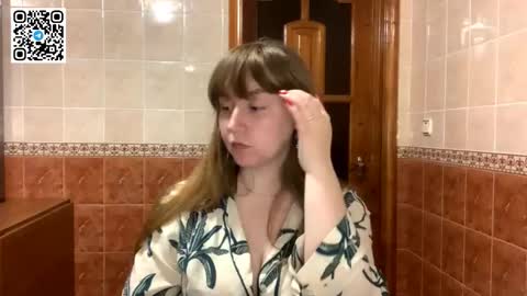 Snapshot of maroonmoon_ chatting on 12/03/25, 08:51 Miriam online show from 12/03/25, 08:51