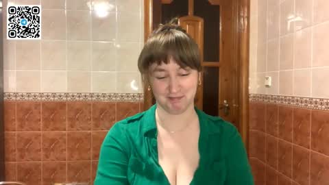 Snapshot of maroonmoon_ chatting on 12/14/25, 09:08 Miriam online show from 12/14/25, 09:08