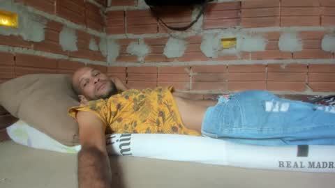 Snapshot of marqtycus chatting on 01/05/25, 12:21 MAX online show from 01/05/25, 12:21