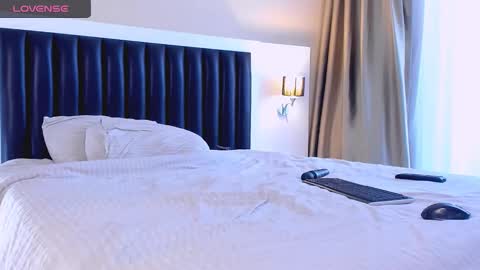 Mari online show from 11/25/25, 07:08