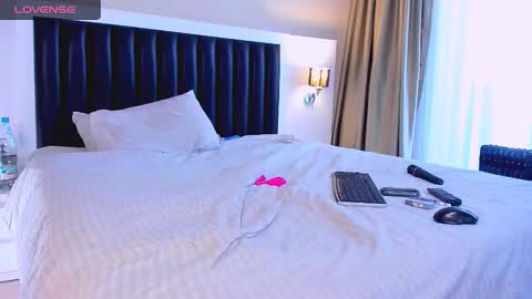 Mari online show from 12/05/25, 06:55