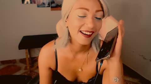 Snapshot of marryme00 chatting on 05/17/26, 03:30 May online show from 05/17/26, 03:30