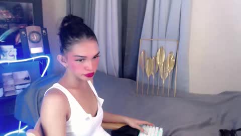 Snapshot of marryme_leixx chatting on 03/08/26, 02:15 LEIXX online show from 03/08/26, 02:15