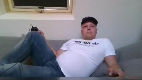 Snapshot of mars0481 chatting on 09/18/25, 10:50 mars0481 online show from 09/18/25, 10:50