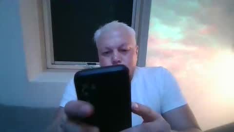 Snapshot of mars0481 chatting on 09/22/25, 09:33 mars0481 online show from 09/22/25, 09:33