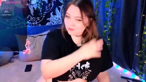 Snapshot of marshmallowbeauty_ chatting on 10/17/25, 09:28 marshmallowbeauty_ online show from 10/17/25, 09:28