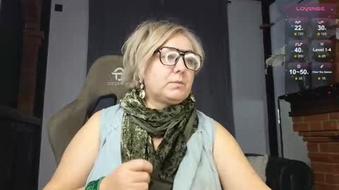 Snapshot of marta_wils chatting on 10/21/25, 02:23 marta_wils online show from 10/21/25, 02:23