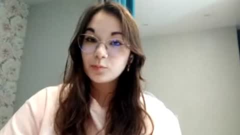 Mia online show from 06/14/26, 09:44