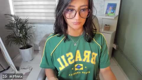 Snapshot of martiiinaa_ chatting on 11/25/25, 07:58 Martina online show from 11/25/25, 07:58