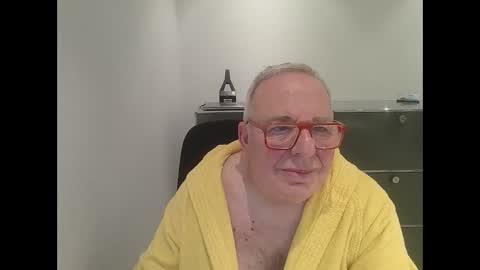 Snapshot of martin_1947 chatting on 01/03/25, 09:26 martin_1947 online show from 01/03/25, 09:26